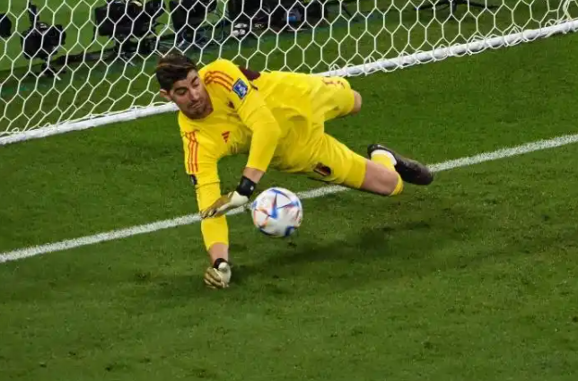 Courois舉重禁令！一年半以后 比利時(shí)國(guó)家隊(duì)會(huì)被送回比利時(shí)國(guó)家隊(duì)嗎？歐洲聯(lián)盟會(huì)改變天堂意志的命運(yùn)嗎？...